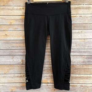 Athleta Leggings Women’s Size Small Black Chaturanga Capri Criss Cross